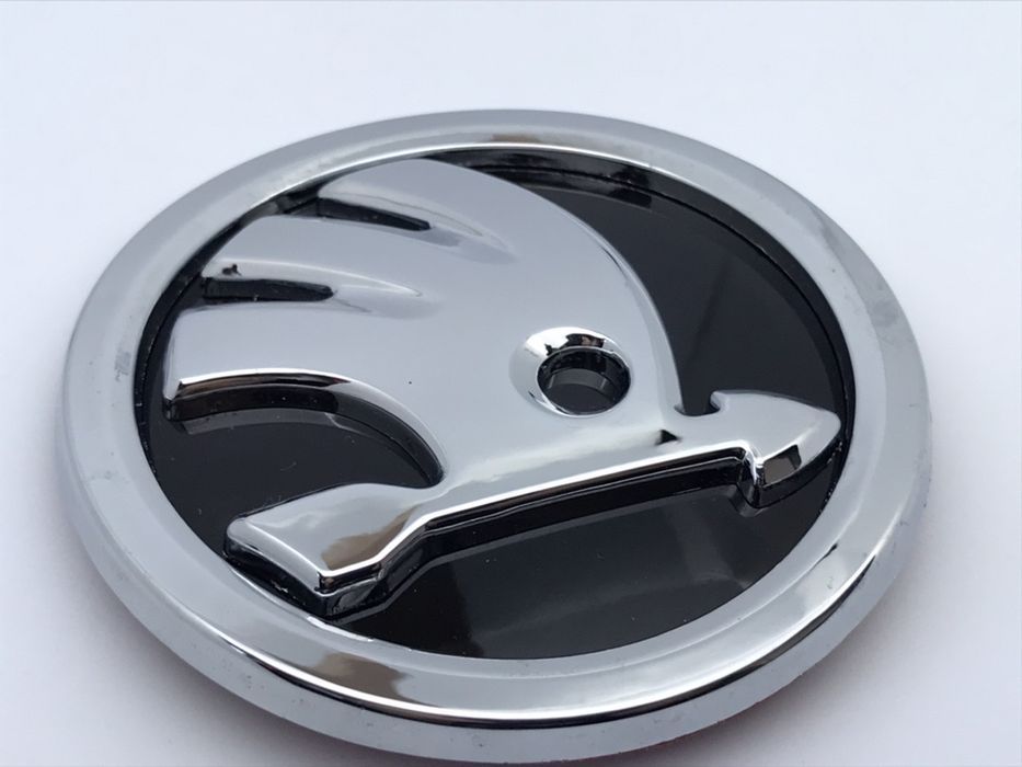 Emblema Skoda 80 mm spate