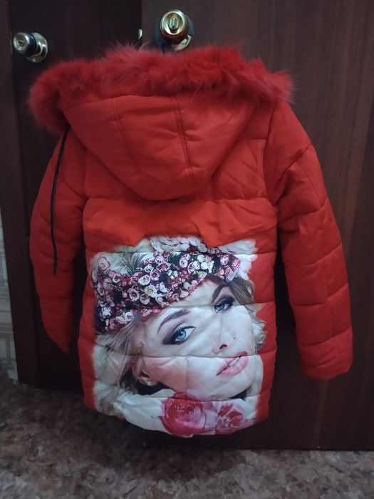 Продам женскую куртку