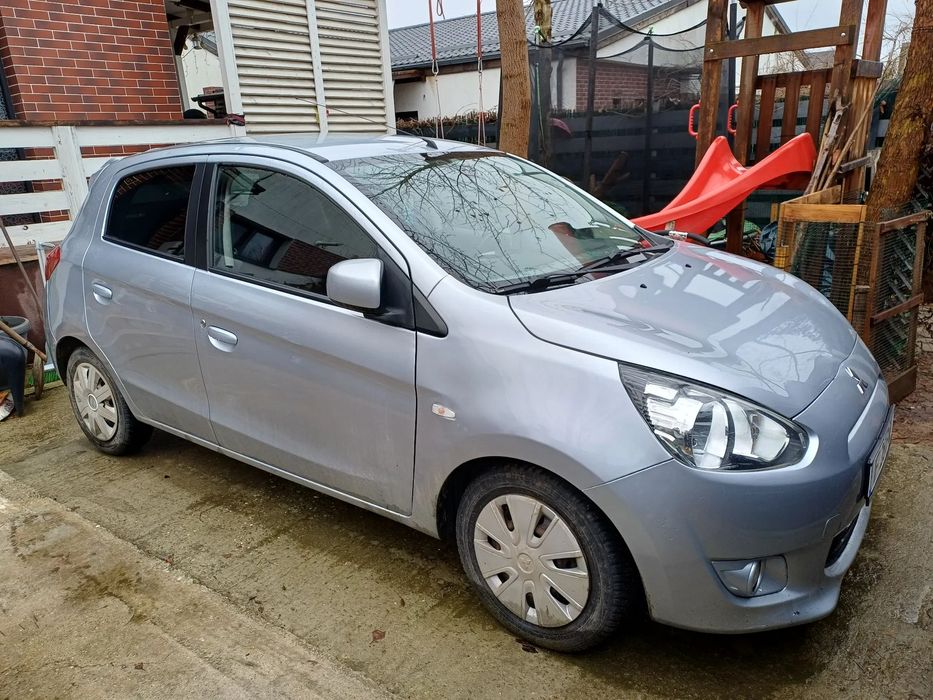 Mitsubishi Space Star Mitsubishi Space Star 1.2 benzina,  5 locuri