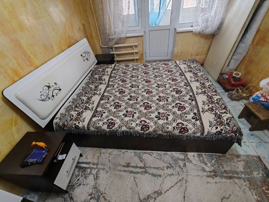 Двухспалка с тумбами срочно