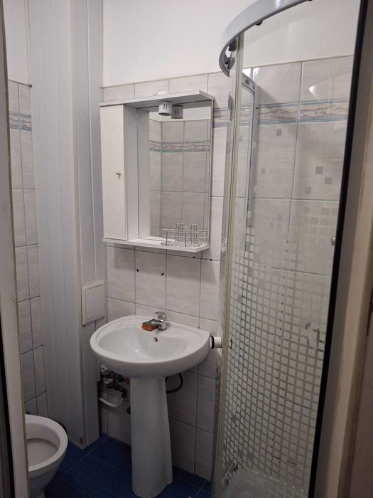 Inchiriez garsoniera