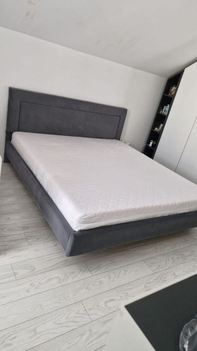 Pat tapitat 180 x 200 , saltea inclusa