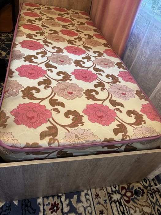 Кровать односпальная