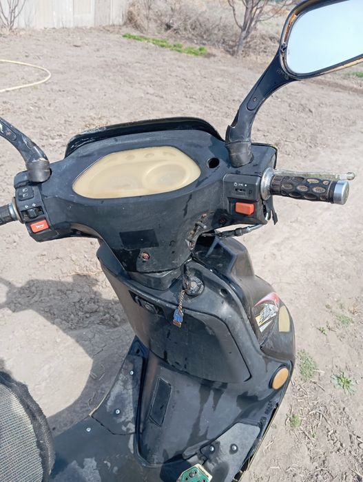 Мопед (скутер)80куб