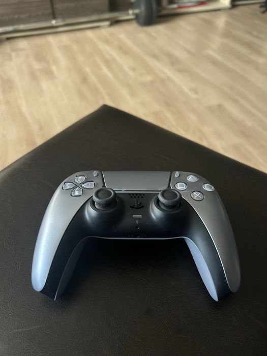 PS5 DualSense Wireless Controller - Sterling Silver