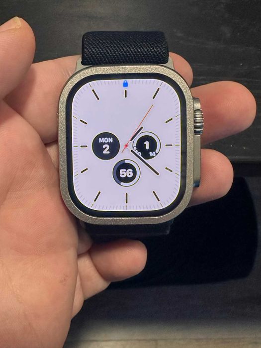 Apple Watch Ultra 49mm Titanium пълен комплект (Батерия 89 процента)
