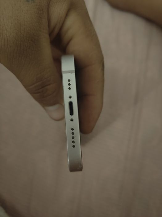 Продам iPhone 13 128 в хорошем состоянии