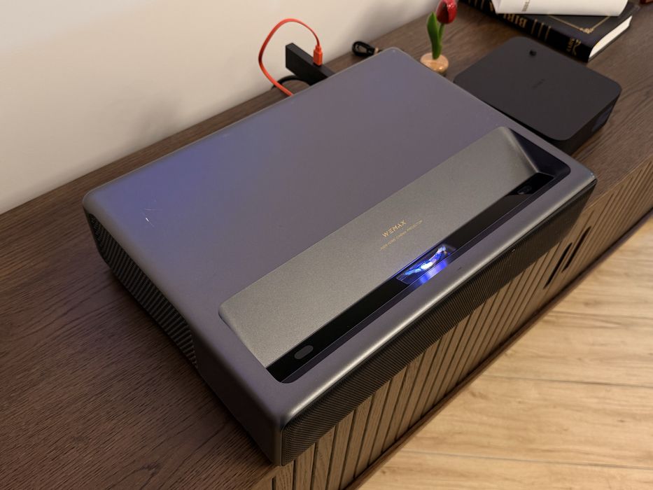 Proiector Wemax  Laser super short throw