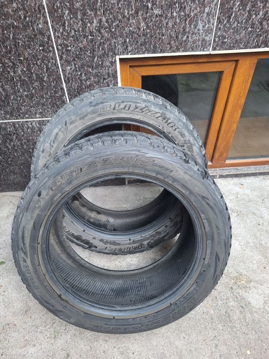 Продается шины 2 штук