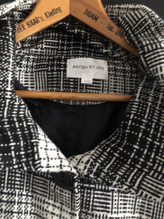 Palton femei culoare alb-negru