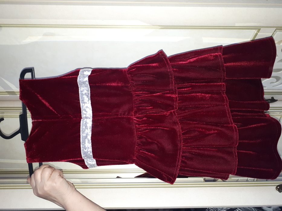 Платья на девочку 6 лет рост 116-122см.