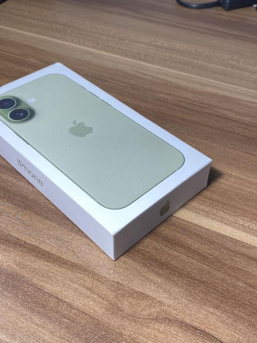 iPhone 17• 256 GB • Sage