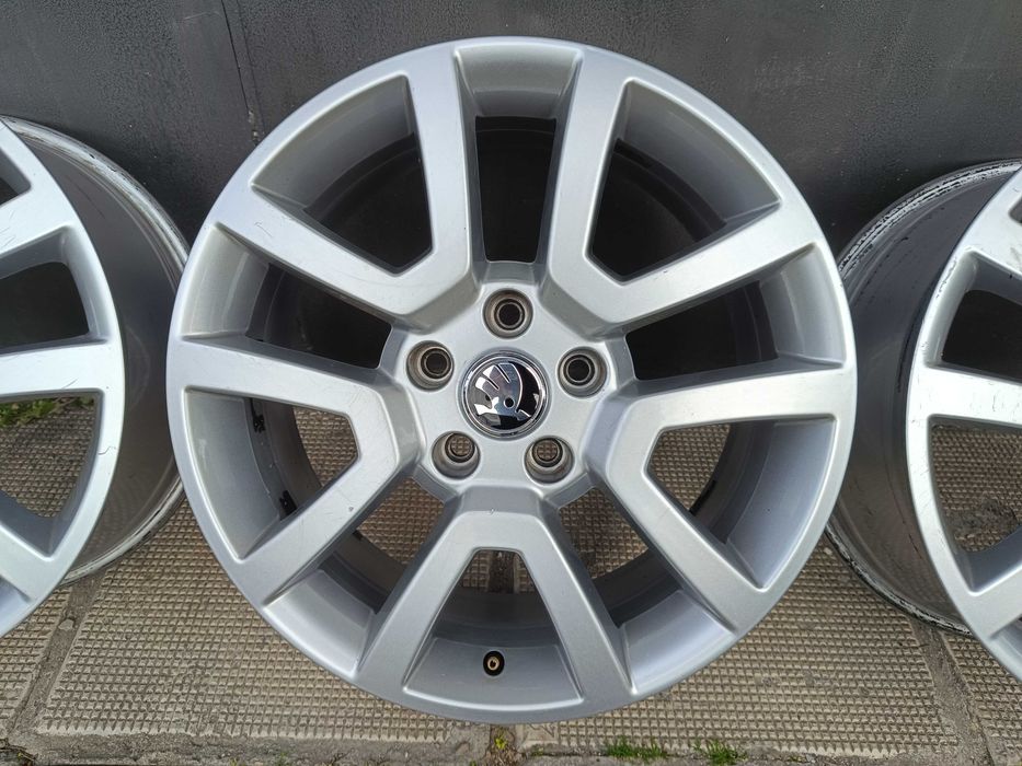 ОРИГИНАЛНИ джанти 17 ' цола 5x112 SKODA / Шкода ЕТ45 7J 57,1
