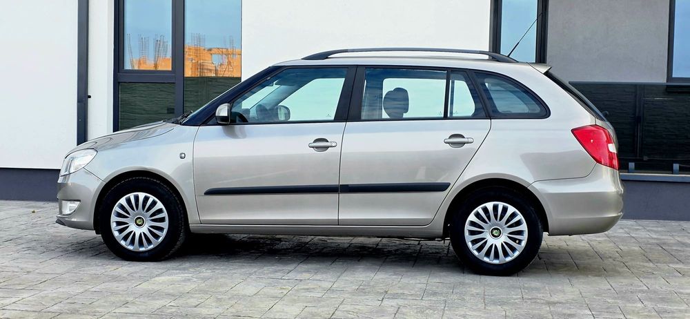 SKODA Fabia 2011 — imagine 3
