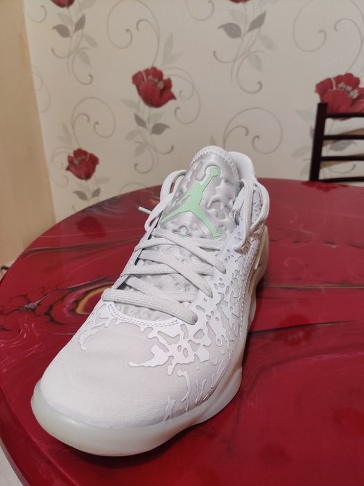 Jordan Zion 3 – NOI – 42,5

Jordan Zion 3 originali, cumpărați din out