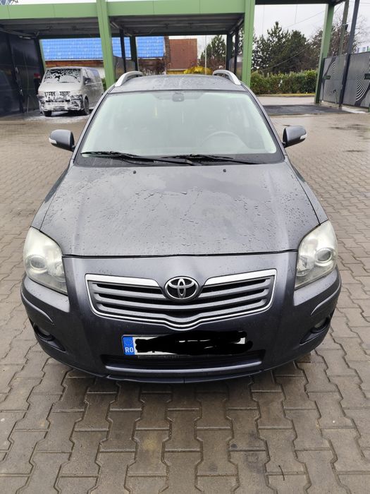 Vând Toyota Avensis