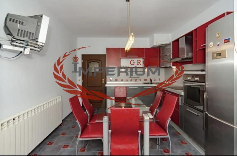 Дава се под наем Тристаен апартамент в Варна, Базар Левски - 60 кв.м за 561 € - Снимка #4