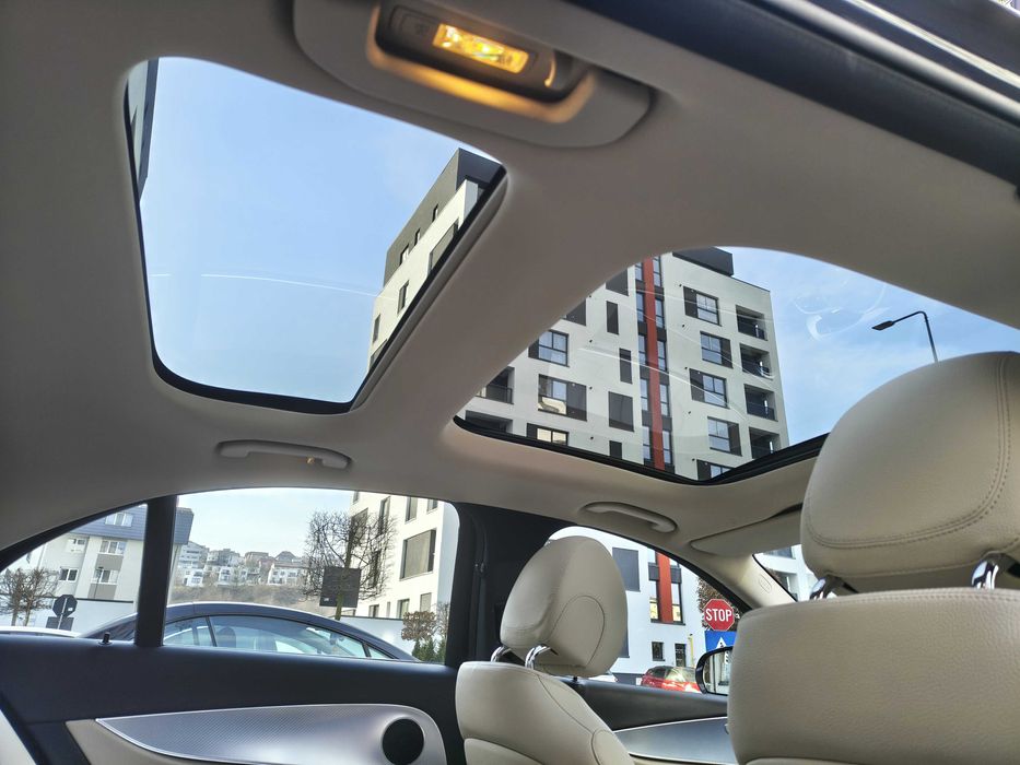 Mercedes-Benz E220d Exclusive / Avantgarde / Panoramic / Interior Bej