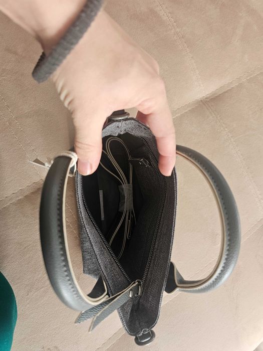 Подарява детски дрешки за момиче 9-12г и 2 нови чантички