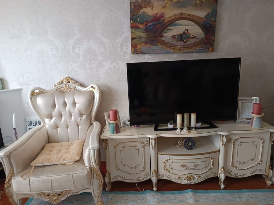 Vând mobilier living imperial stil baroc, model unicat