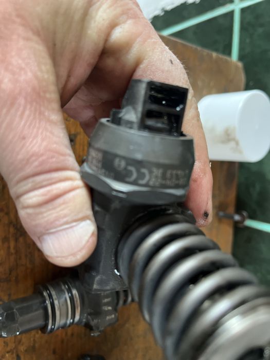Injector injectiare ser vw touareg 2,5 tdi cod cc si ce