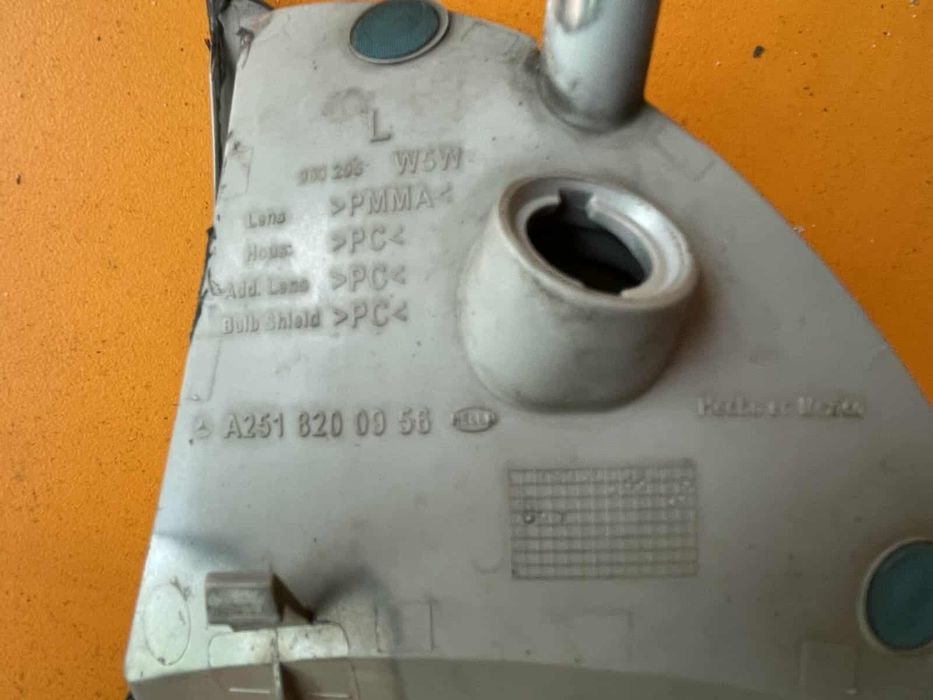 Mercedes W251 R class преден ляв малък паркинг фар габарит светлина