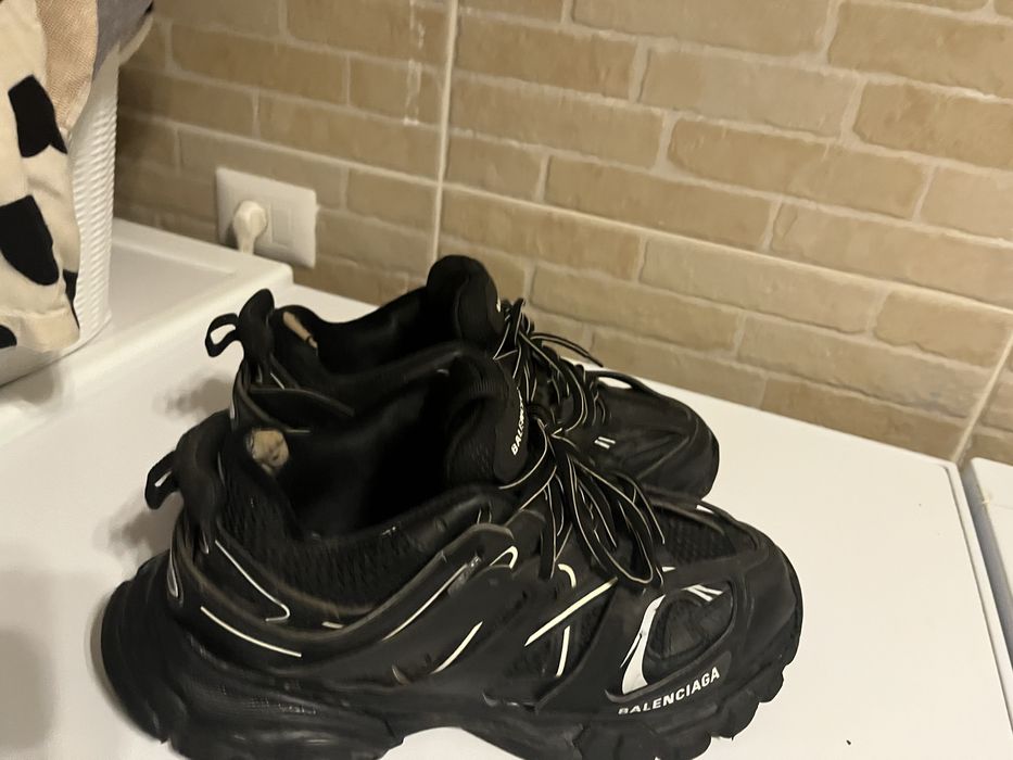 Balenciaga track