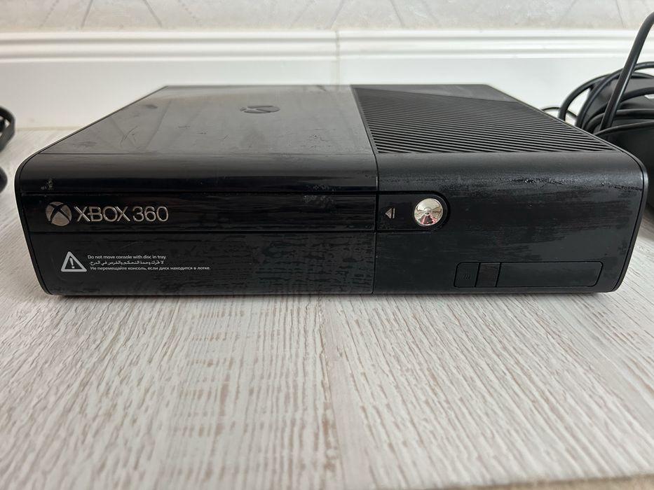 Продам XBOX 360. Цена 30тыс тг.