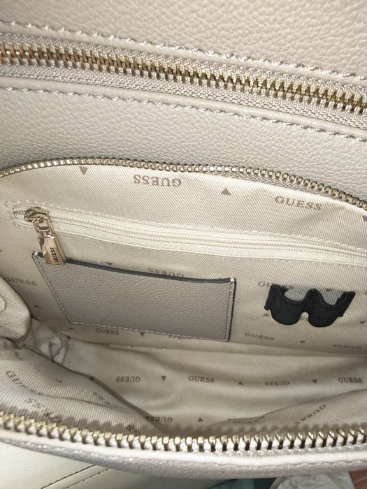 Дамска раница Guess