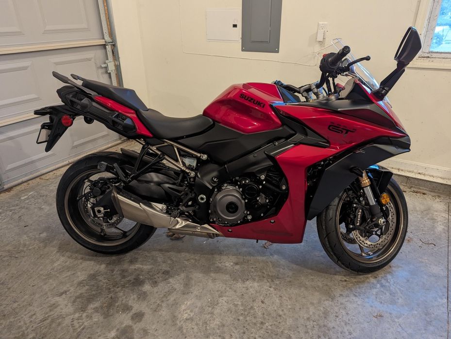 Suzuki GSX-S1000GT ABS 2024 – 12.000 km – 152 CP – Roșu