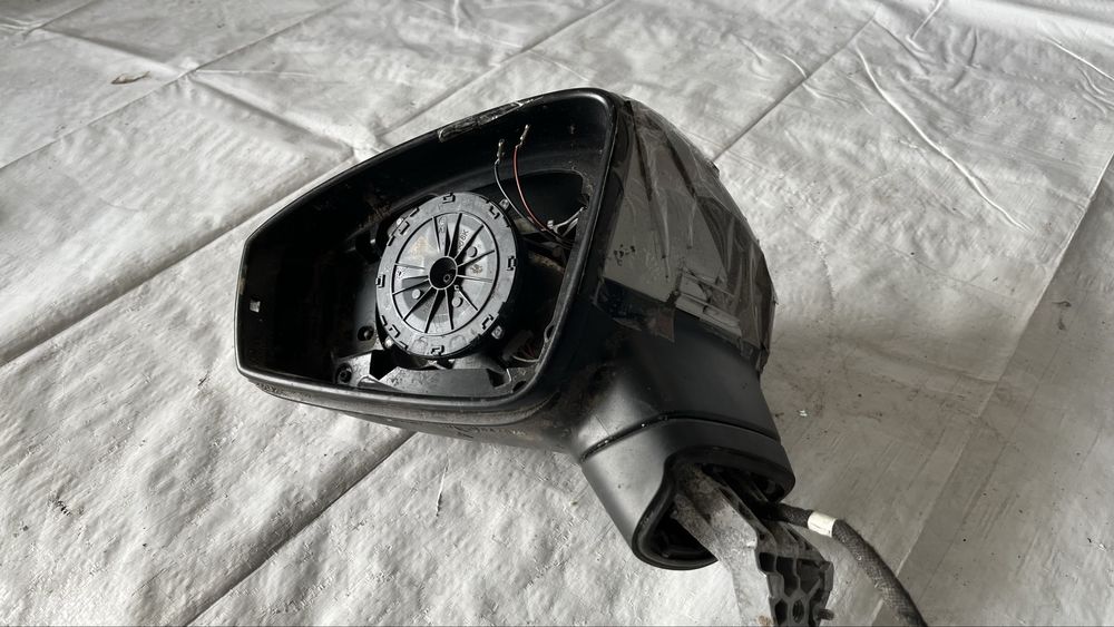 2 броя ляво и 1 брой дясно огледало VW Tiguan 2 2016-