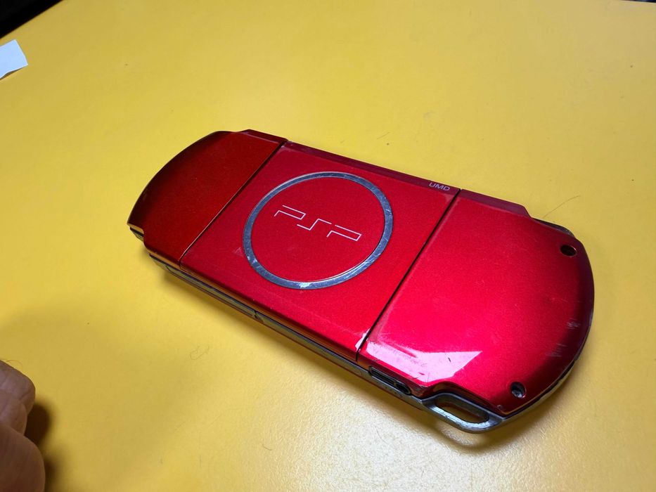 Sony PSP 3000 Playstation Portable - 16G с качени  игри