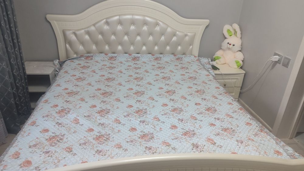 Двухспальная кровать