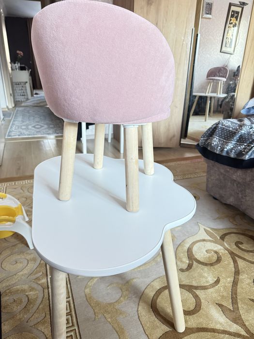 Детский стульчик со столиком