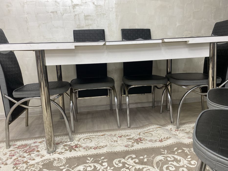 Стол со стульями продам