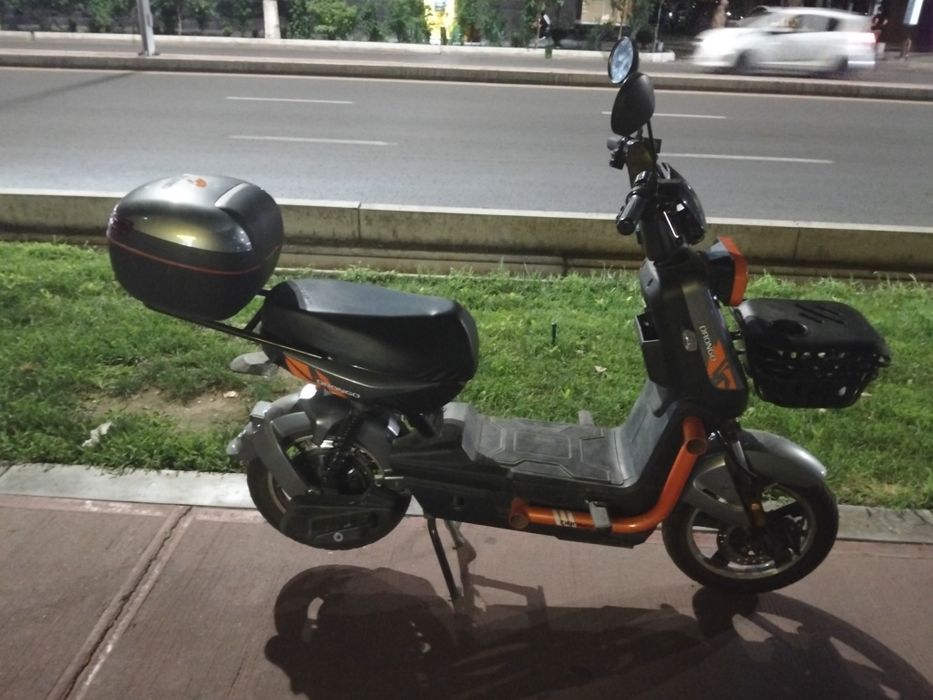 Продам электроскутер DRONGO