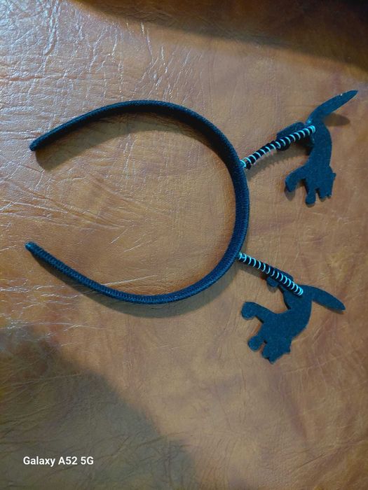 Cordeluța cu pisici negre