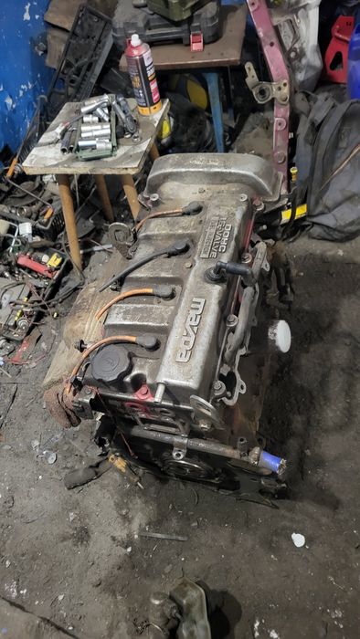 Продам запчасти на мазду КРОНОС