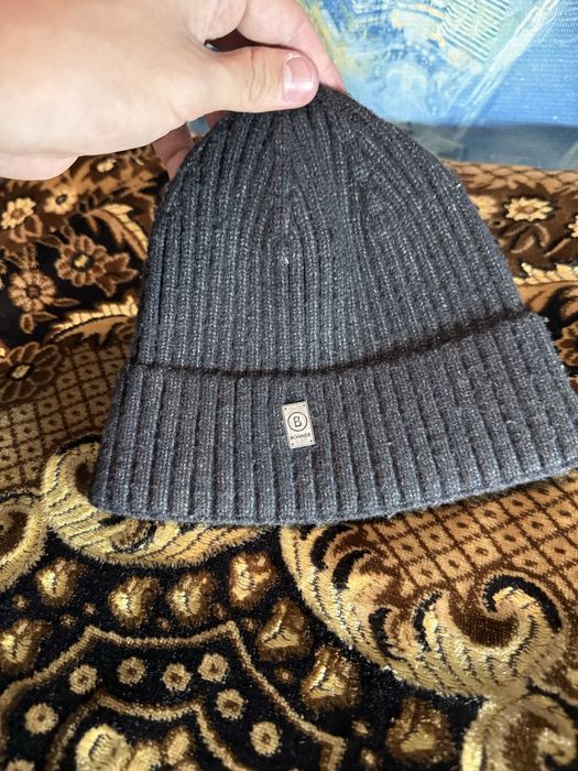 Зимняя шапка черная