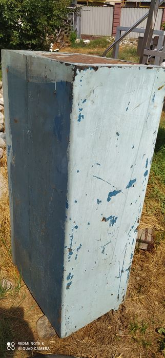 Сейф металлический