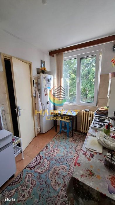 Apartament 4 camere decomandat Resita -  Scoala 129