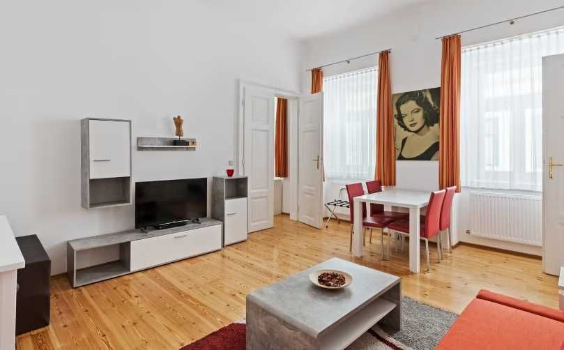 Дава се под наем Тристаен апартамент в Пловдив, Център - 78 кв.м за 219.3 € - Снимка #5