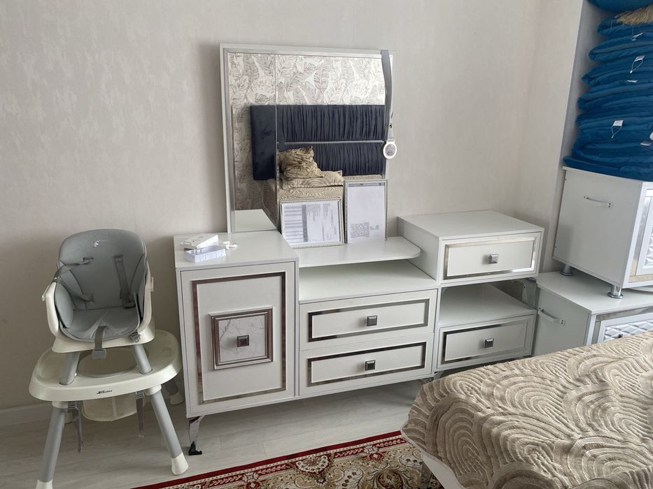 Спальный гарнитур