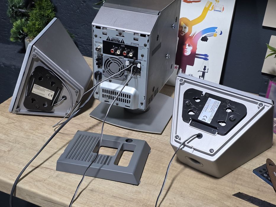 Sistem audio SONY CMT-MD1, combina premium, mini disc, cd-player,  radio, boxe amplificator, telecomanda