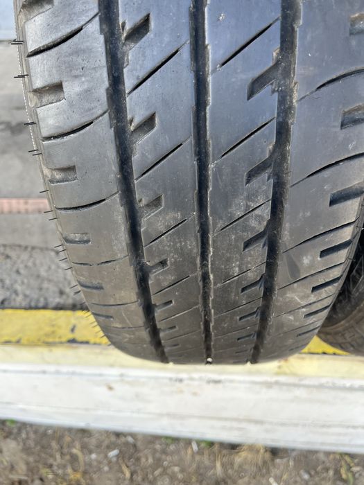 2 бр. гуми за бус 215/65/16C Vredestein DOT 0918 6,5 mm