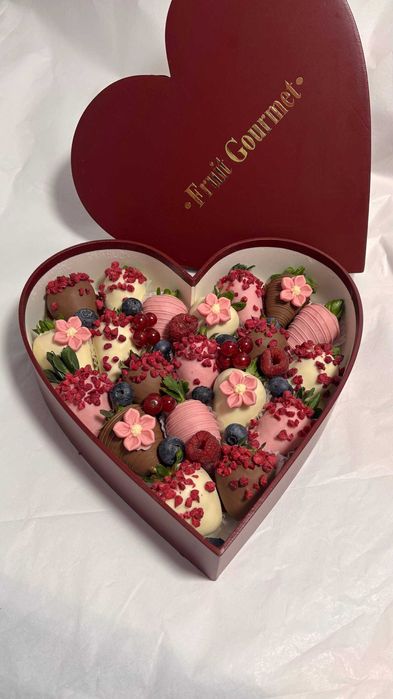 Новый год с Новым вкусом! Yangi yil Sovgalari. Клубники в шоколаде