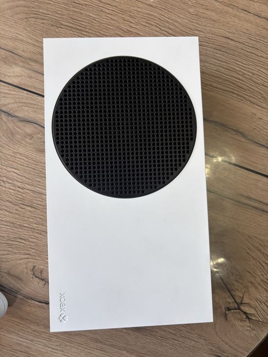 Xbox series s в отличном состоянии