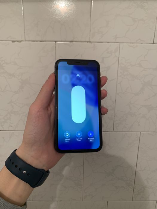 Продам Айфон 11 64gb