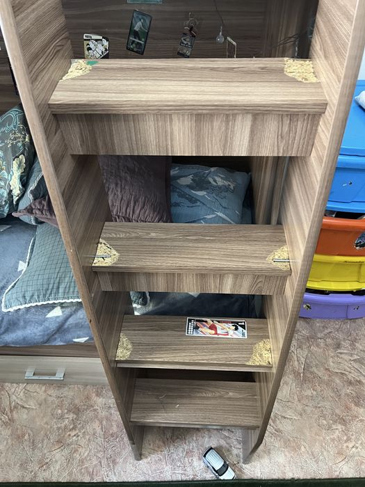 Диван, двухярусная кровать, шкаф