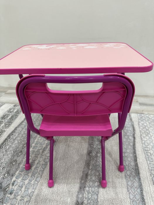 Продам детский столик со стулом